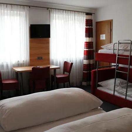 Und Zur Linde Affittacamere 3*