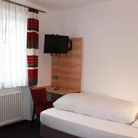 Und Zur Linde Maison d'hôtes 3*