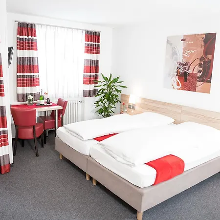 Und Zur Linde Affittacamere 3*