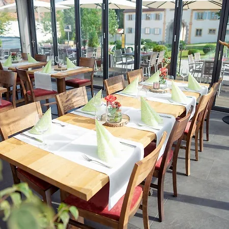 Und Zur Linde Maison d'hôtes 3*